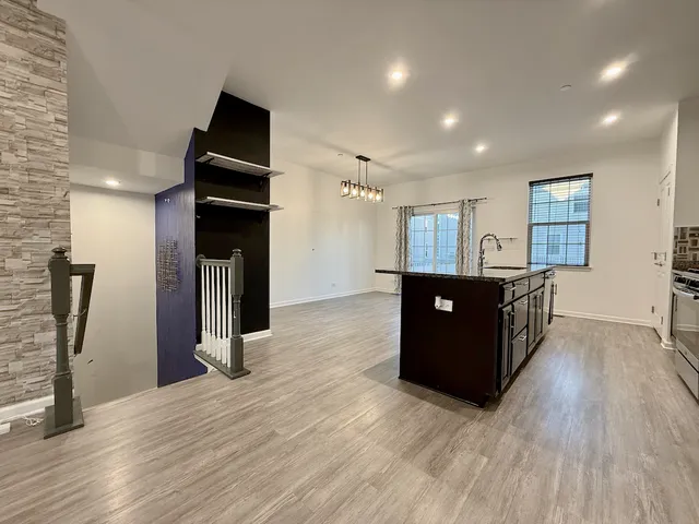 $3,400 | 45 Nicholas Drive West, Des Plaines, IL 60016