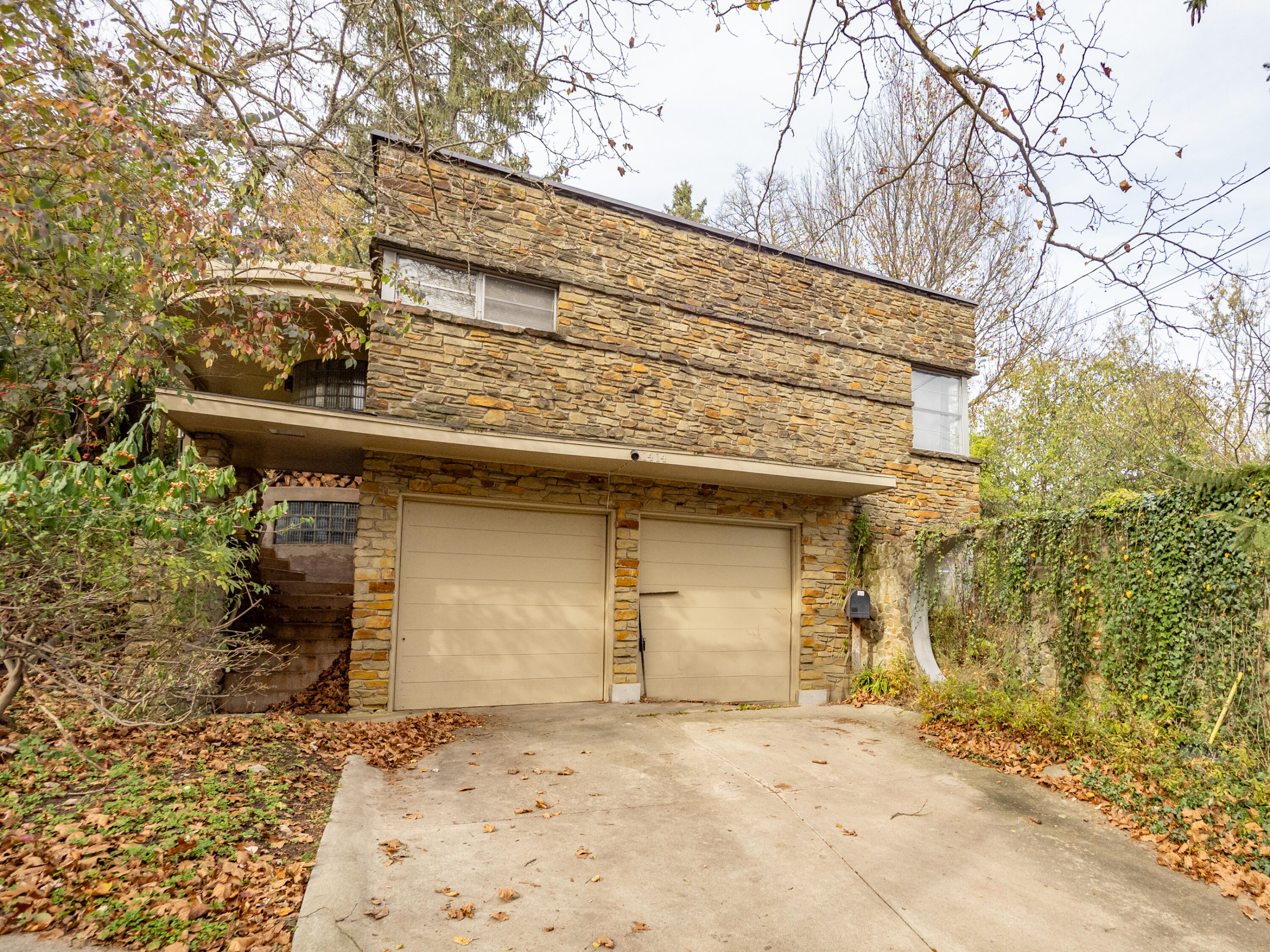 1414 Low Road Kalamazoo, MI 49008 - Photo 5 of 26 1414 Low St-129