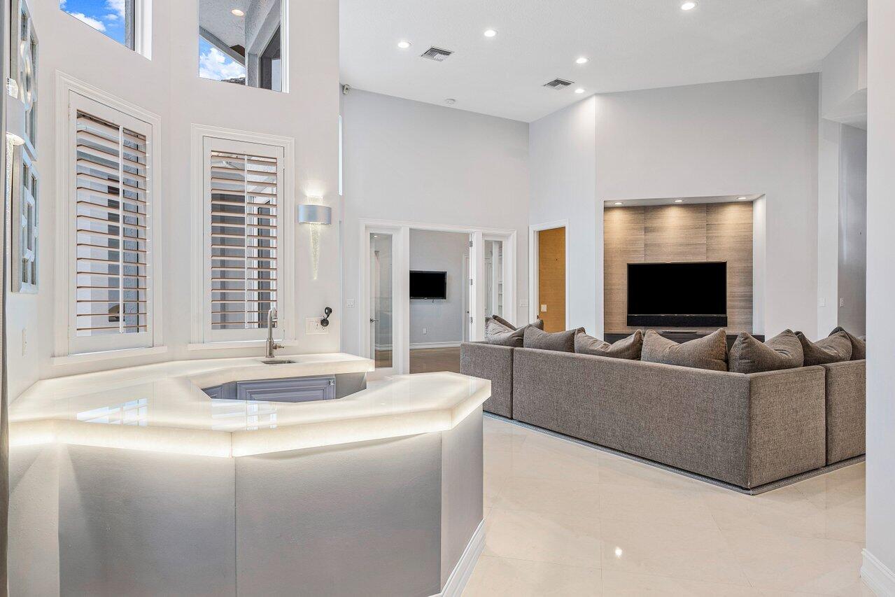 5826 Windsor Terrace Boca Raton, FL 33496 - Photo 20 of 73 Onyx Bar