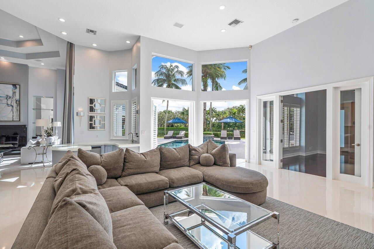 5826 Windsor Terrace Boca Raton, FL 33496 - Photo 21 of 73 Family / Great Room