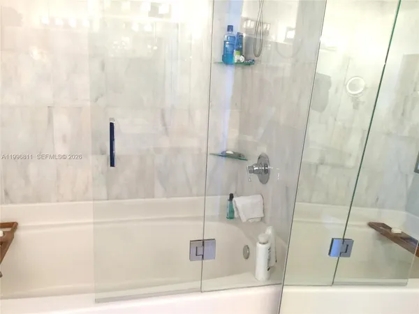 $3,200 | 601 Northeast 36th Street, Unit 1208, Miami, FL 33137