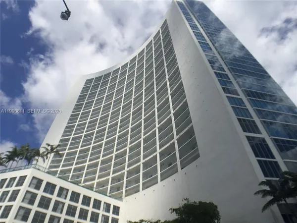 $3,200 | 601 Northeast 36th Street, Unit 1208, Miami, FL 33137