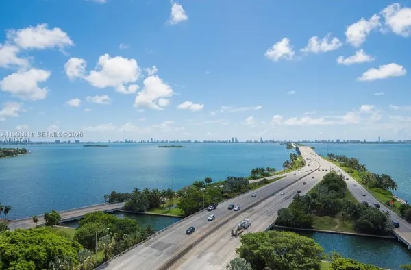 $3,200 | 601 Northeast 36th Street, Unit 1208, Miami, FL 33137