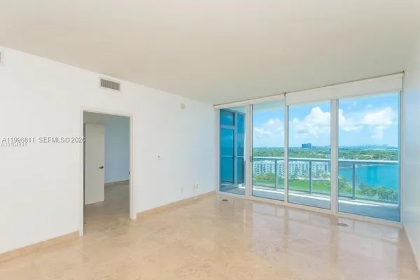 $3,200 | 601 Northeast 36th Street, Unit 1208, Miami, FL 33137