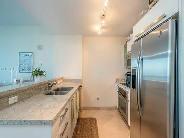 $3,200 | 601 Northeast 36th Street, Unit 1208, Miami, FL 33137