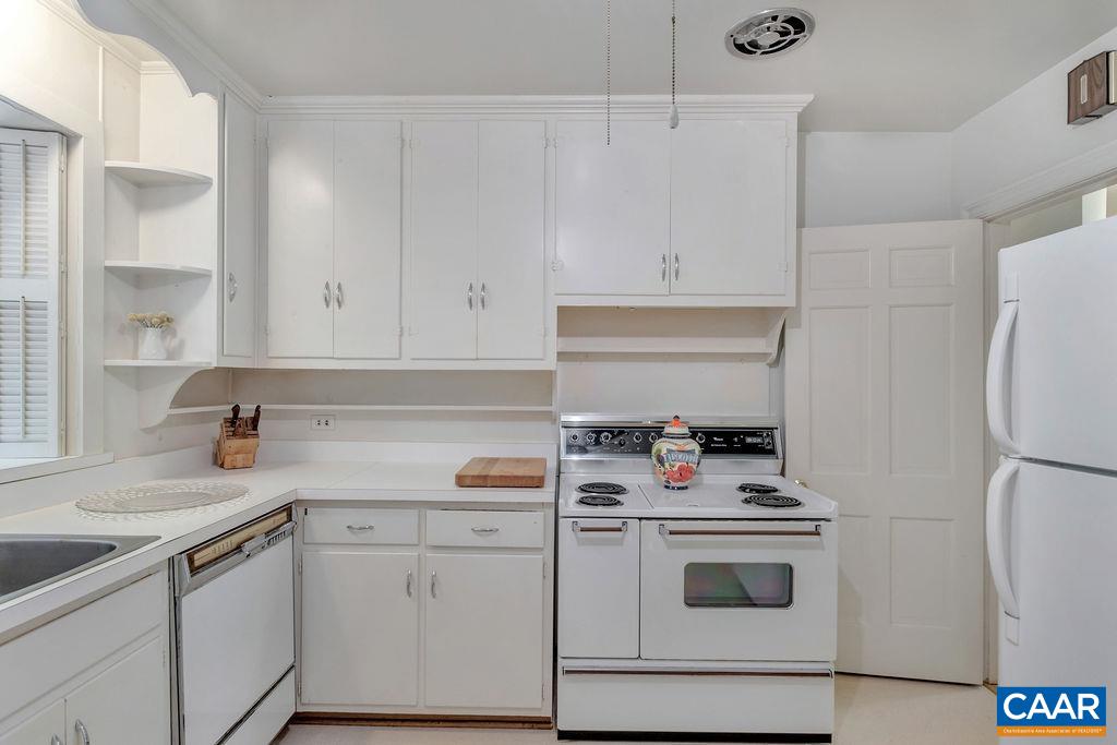 1350 Hilltop Road Charlottesville, VA 22903 - Photo 7 of 28 Gallery Image 7