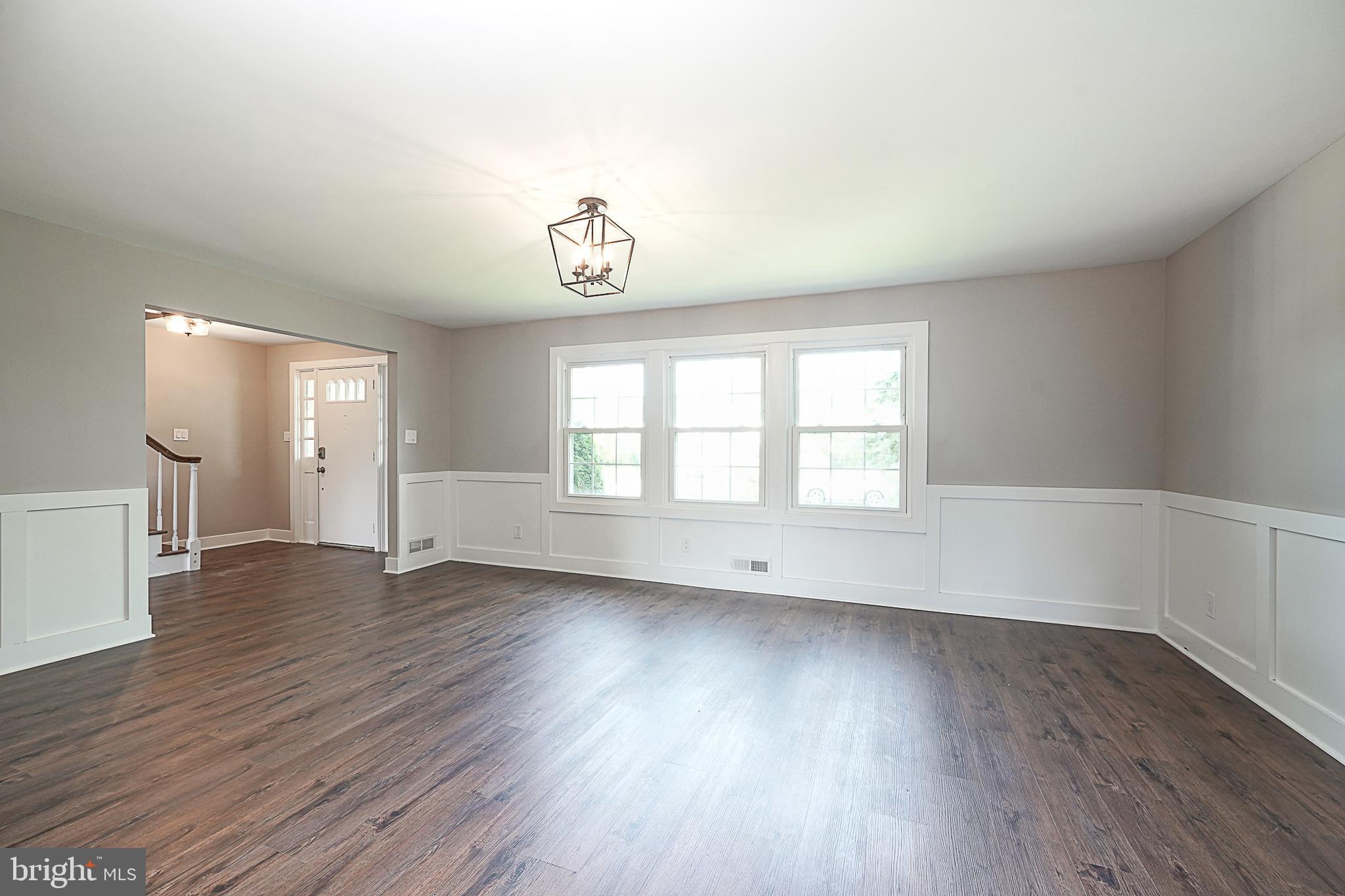 3 Euston Road Marlton, NJ 08053 - Photo 5 of 40 Living Room