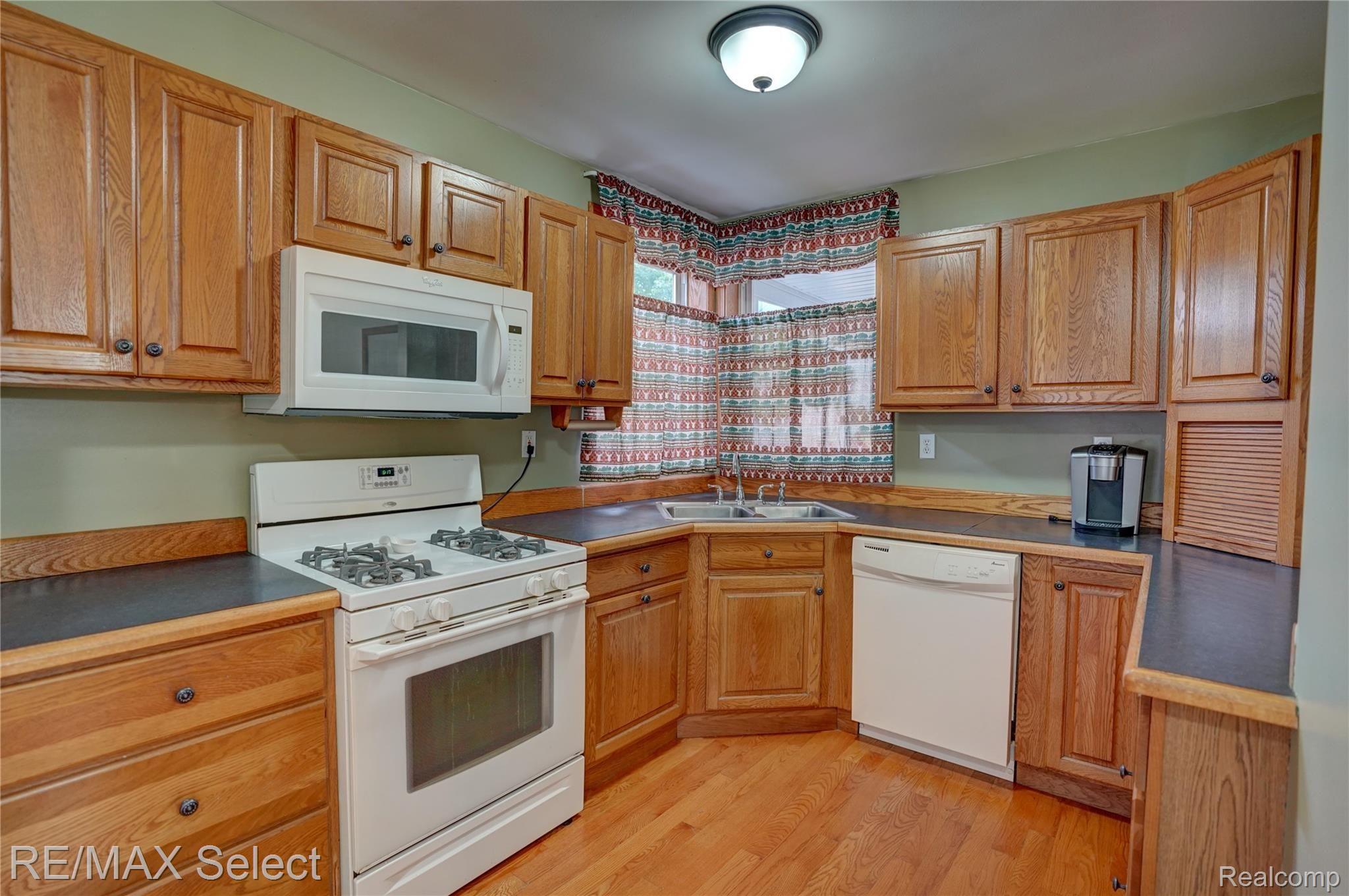 6087 Peet Road Chesaning, MI 48616 - Photo 8 of 55 6087 Peet Road 060.jpg