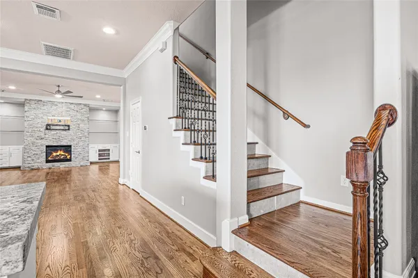 $4,000 | 112 White Drive, Bellaire, TX 77401