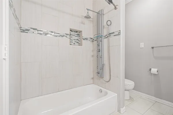 $4,000 | 112 White Drive, Bellaire, TX 77401