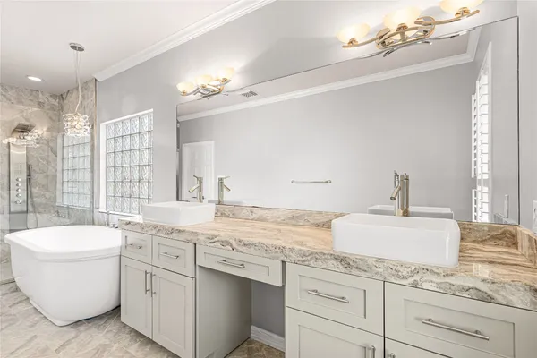 $4,000 | 112 White Drive, Bellaire, TX 77401