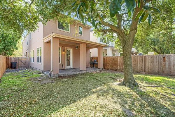 $4,000 | 112 White Drive, Bellaire, TX 77401
