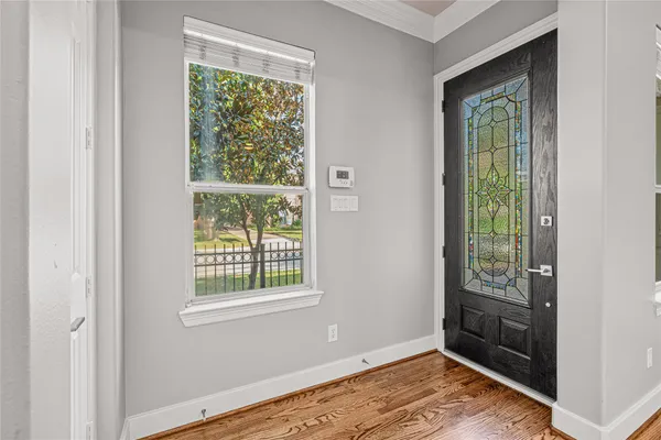 $3,900 | 112 White Drive, Bellaire, TX 77401