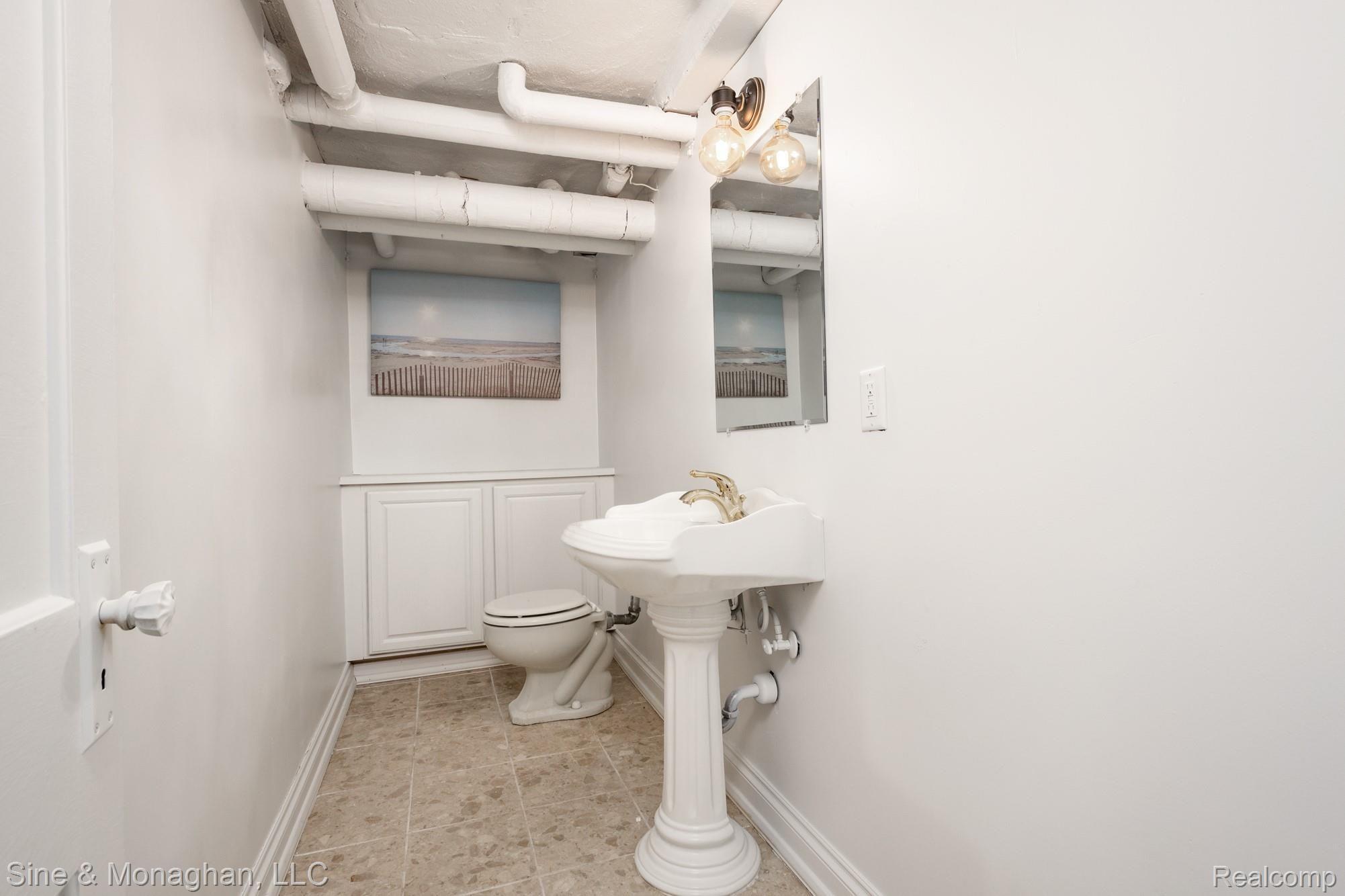 594 Rivard Boulevard Grosse Pointe, MI 48230 - Photo 56 of 79 594 Rivard S057.jpg