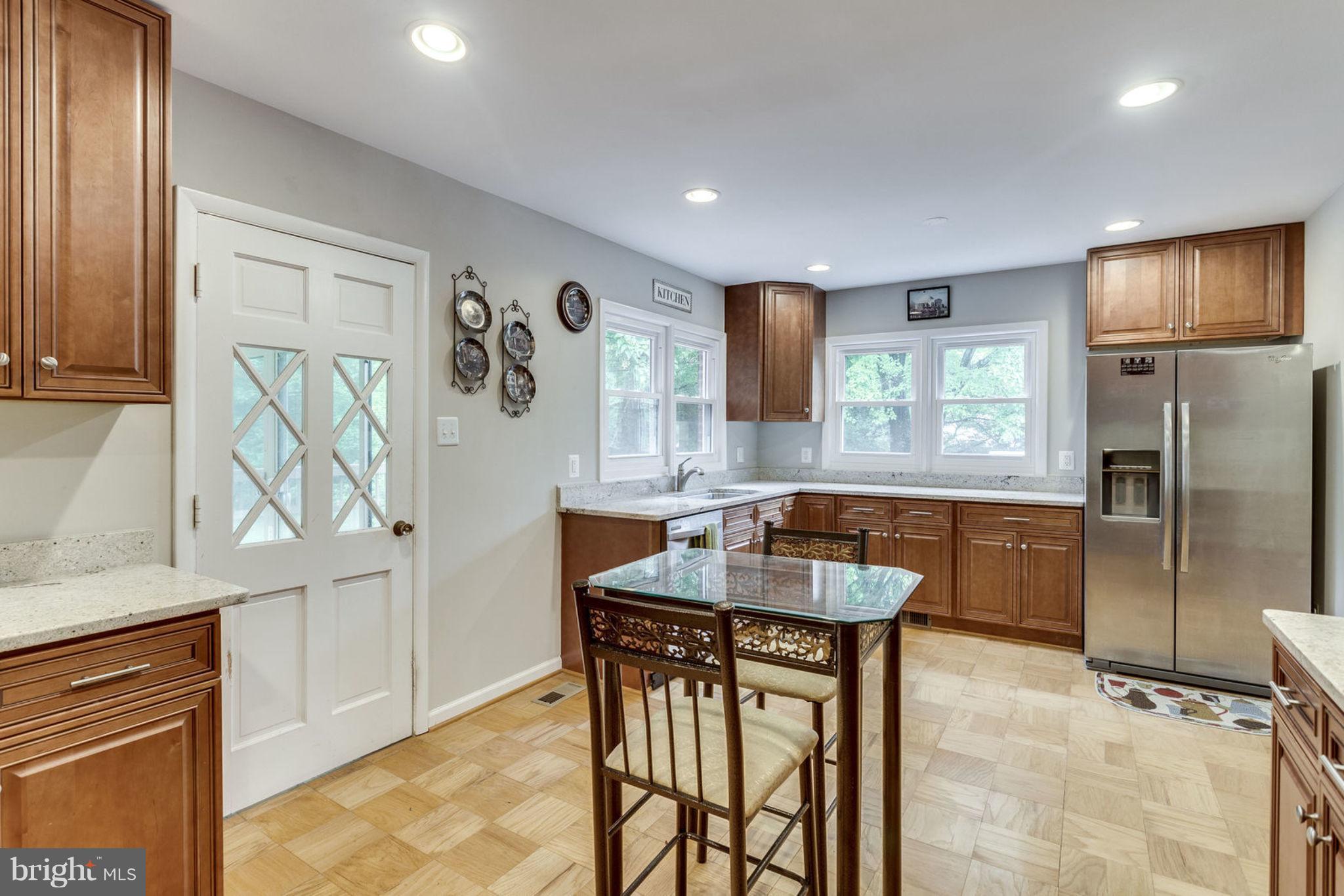 7027 Roxann Road Alexandria, VA 22315 - Photo 14 of 30 Kitchen