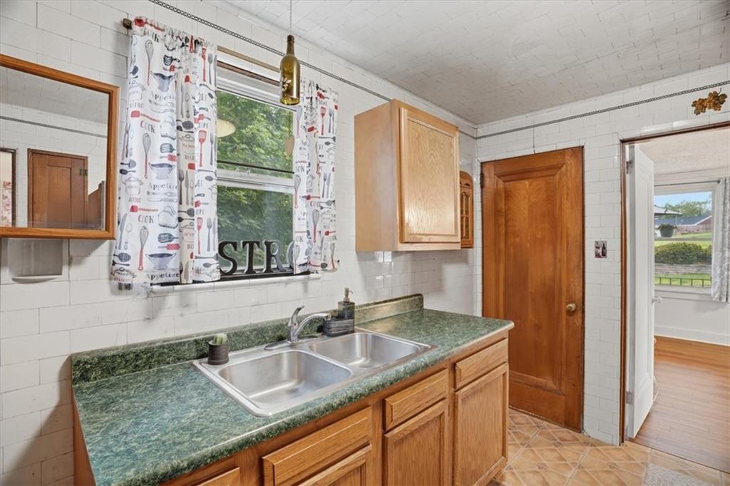 3518 Corona Street Pittsburgh, PA 15212 - Photo 14 of 28