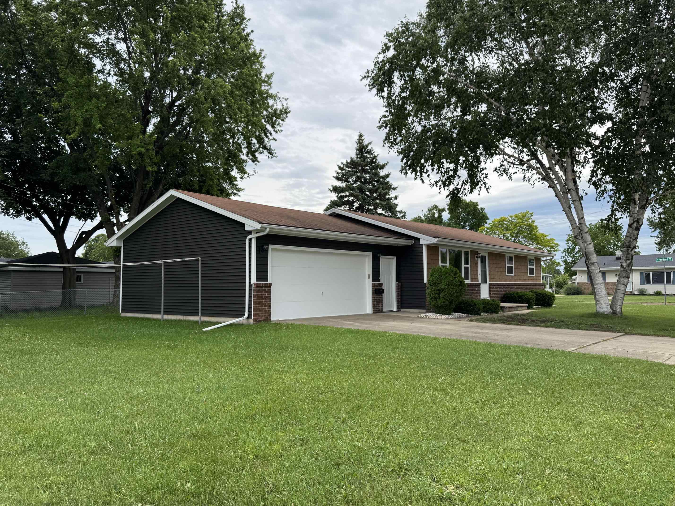 2704 North David Street Appleton, WI 54914 - Photo 3 of 48