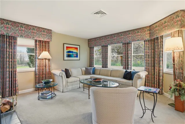 $525,000 | 41 Lawton Brook Lane, Portsmouth, RI 02871