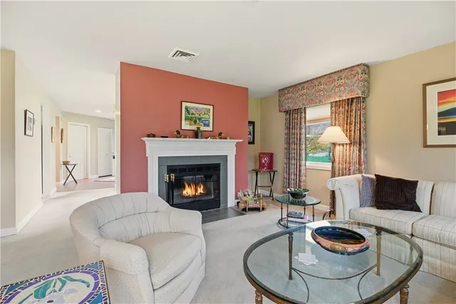 $525,000 | 41 Lawton Brook Lane, Portsmouth, RI 02871