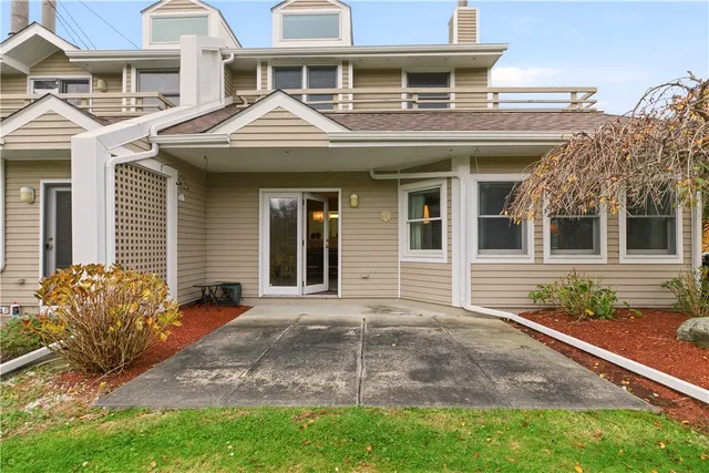 $525,000 | 41 Lawton Brook Lane, Portsmouth, RI 02871