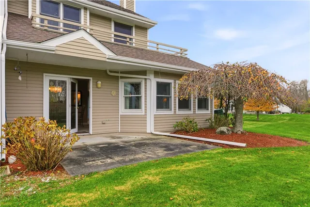 $525,000 | 41 Lawton Brook Lane, Portsmouth, RI 02871