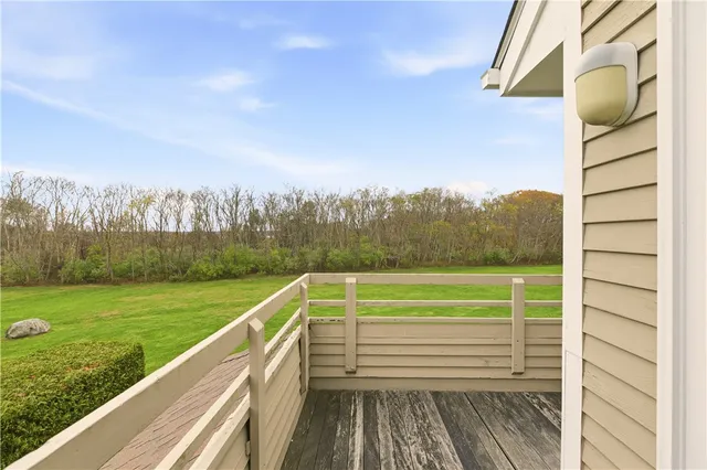 $525,000 | 41 Lawton Brook Lane, Portsmouth, RI 02871