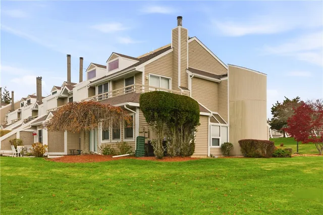$525,000 | 41 Lawton Brook Lane, Portsmouth, RI 02871