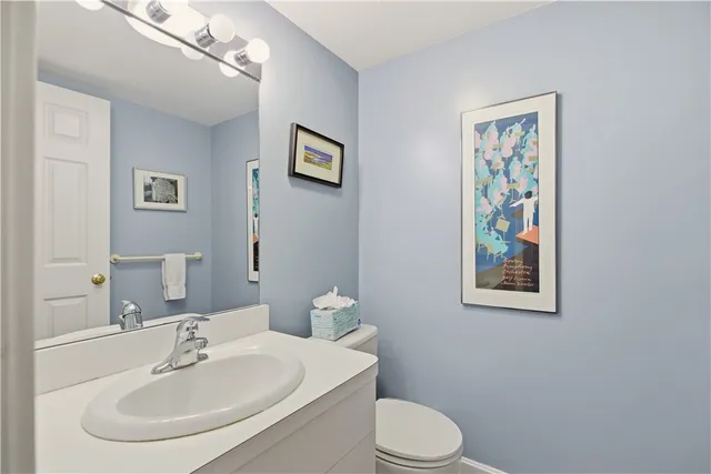 $525,000 | 41 Lawton Brook Lane, Portsmouth, RI 02871