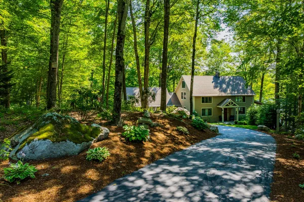 $1,499,000 | 21 Shore Road, Grantham, NH 03753