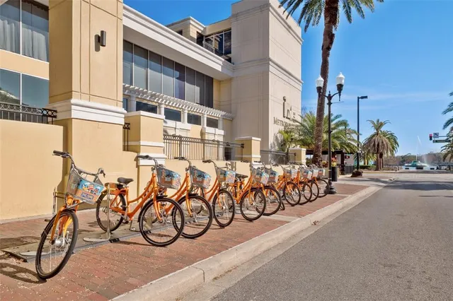 $1,300 | 151 East Washington Street, Unit 425, Orlando, FL 32801