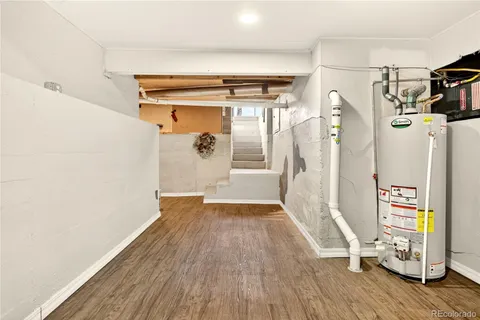 a view of a walk in closet