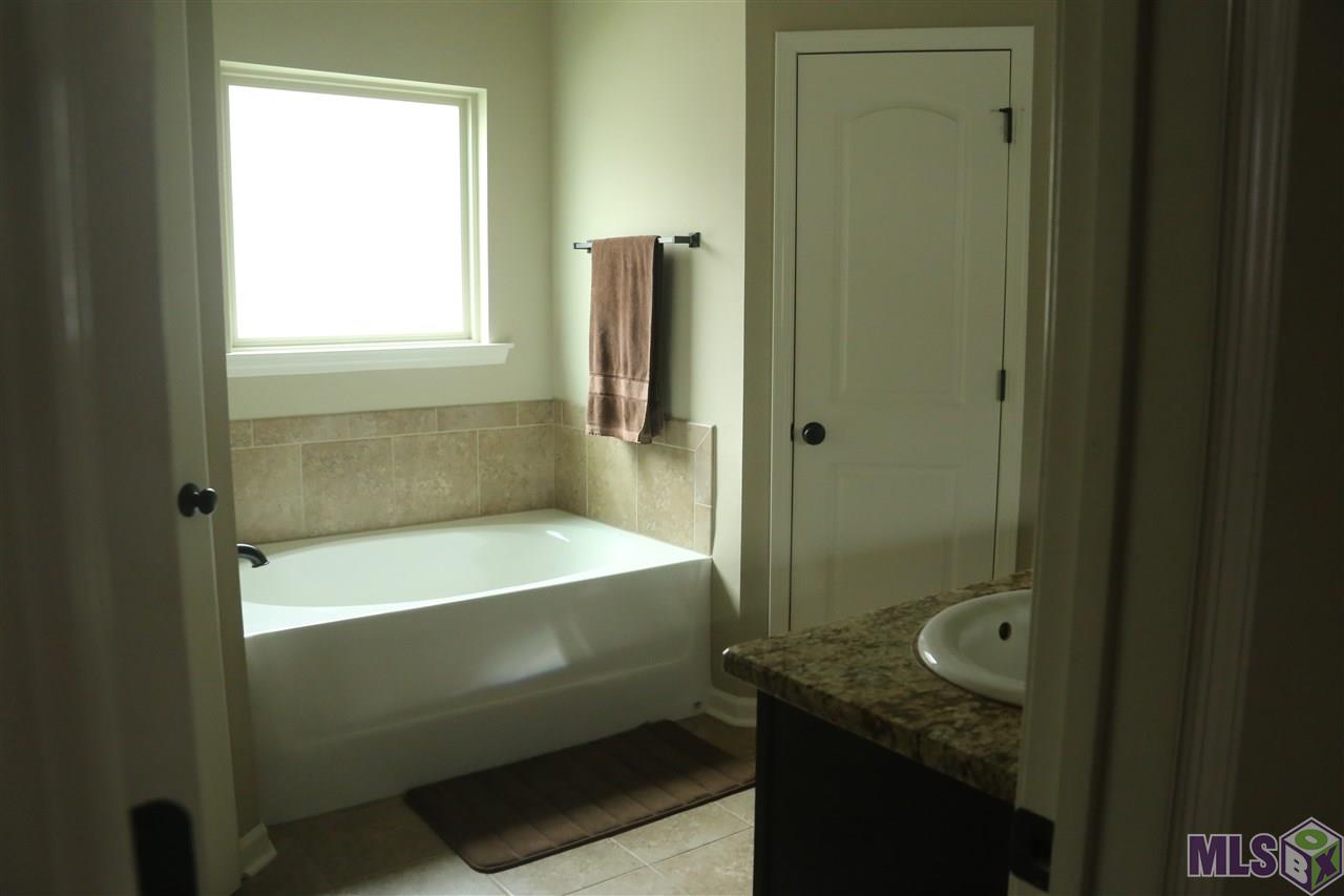 4367 Boulevard Acadien Addis, LA 70710 - Photo 13 of 19 Masterbath