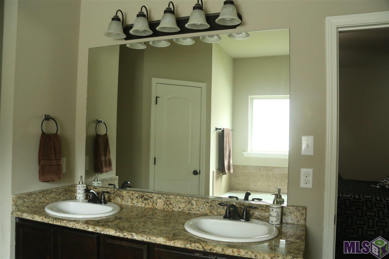 4367 Boulevard Acadien Addis, LA 70710 - Photo 15 of 19 Masterbath