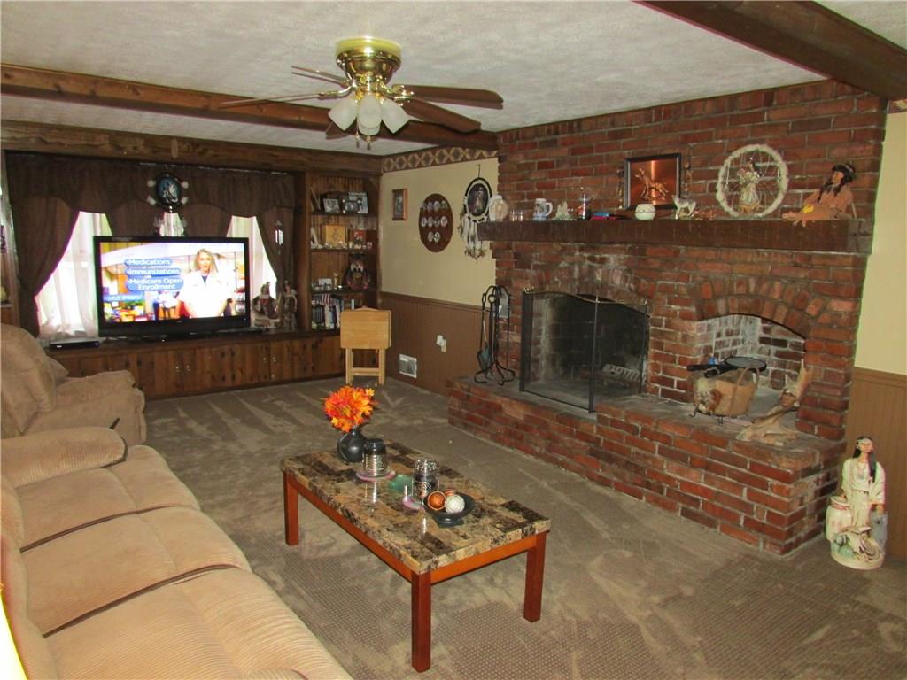 4775 Williamsport Road Elizabeth, PA 15037 - Photo 18 of 25 Family Room