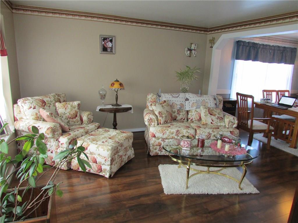 4775 Williamsport Road Elizabeth, PA 15037 - Photo 10 of 25 Living Room