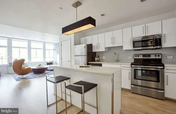 $2,439 | 1616 Walnut Street, Unit 1B1606, Philadelphia, PA 19103