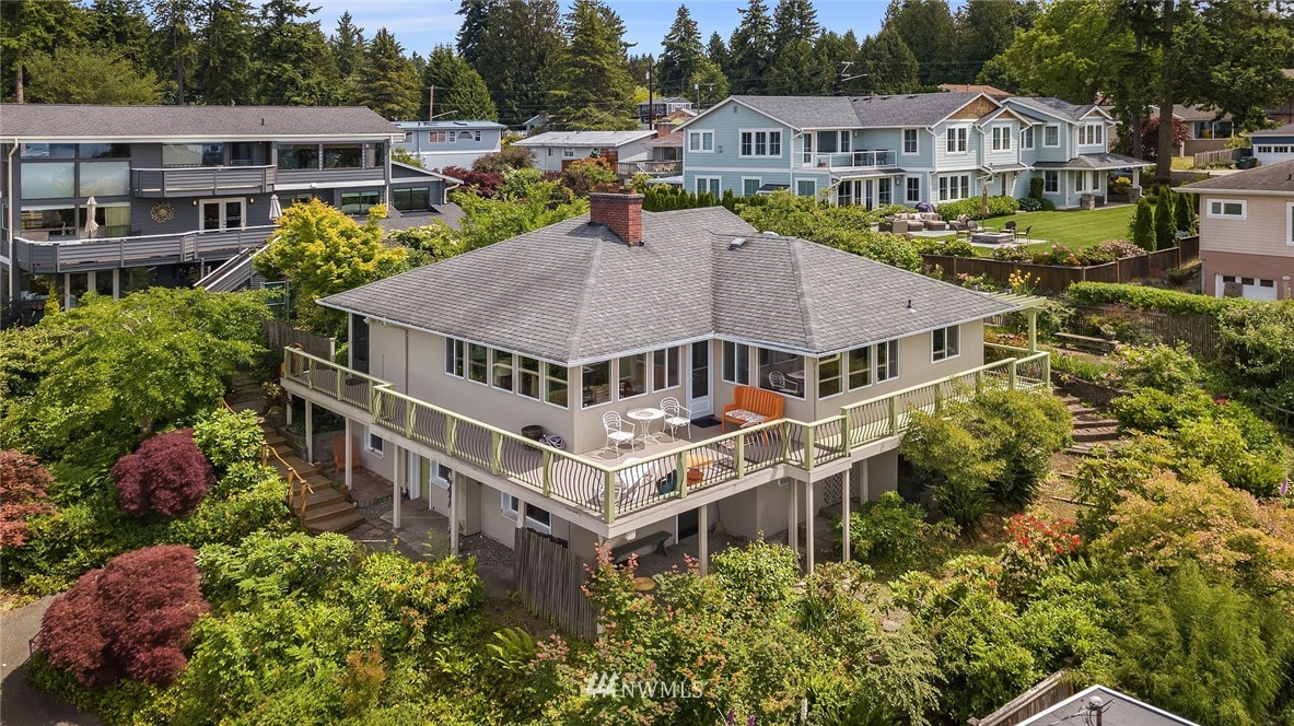 934 Maple Street Edmonds, WA 98020 - Photo 1 of 25