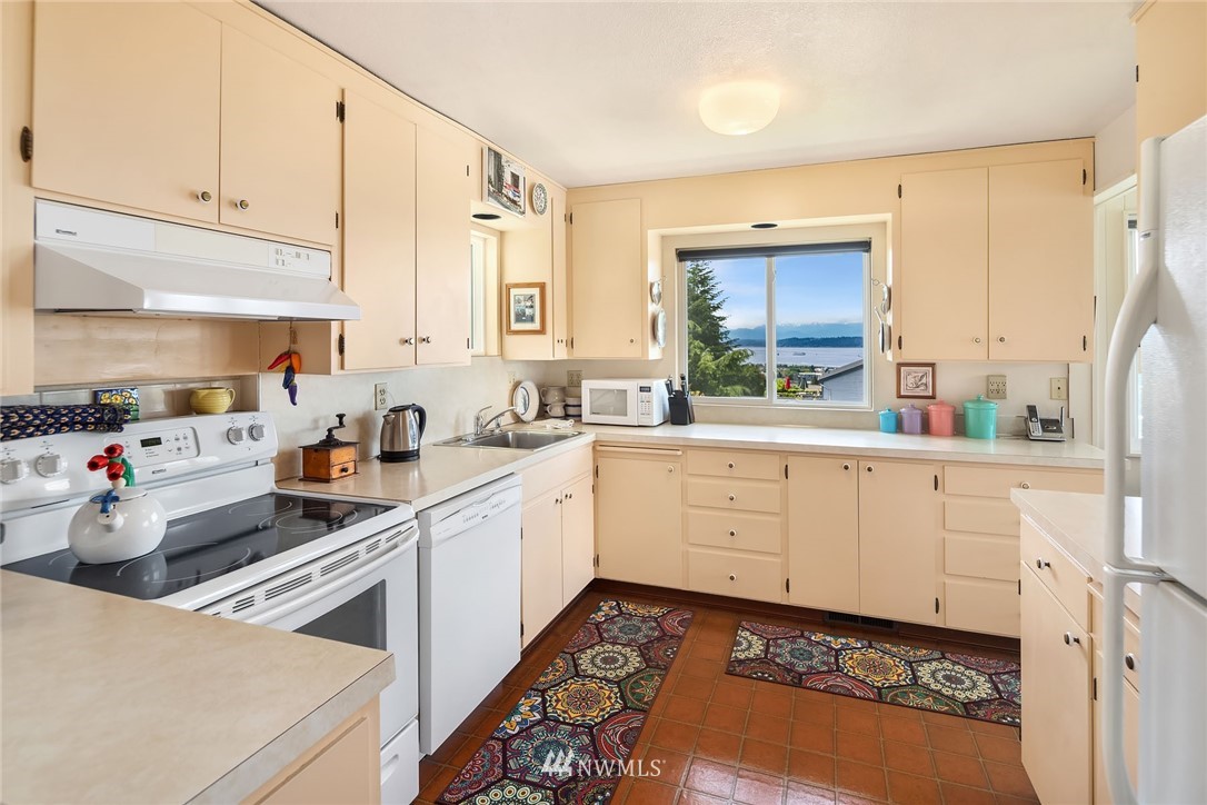 934 Maple Street Edmonds, WA 98020 - Photo 12 of 25