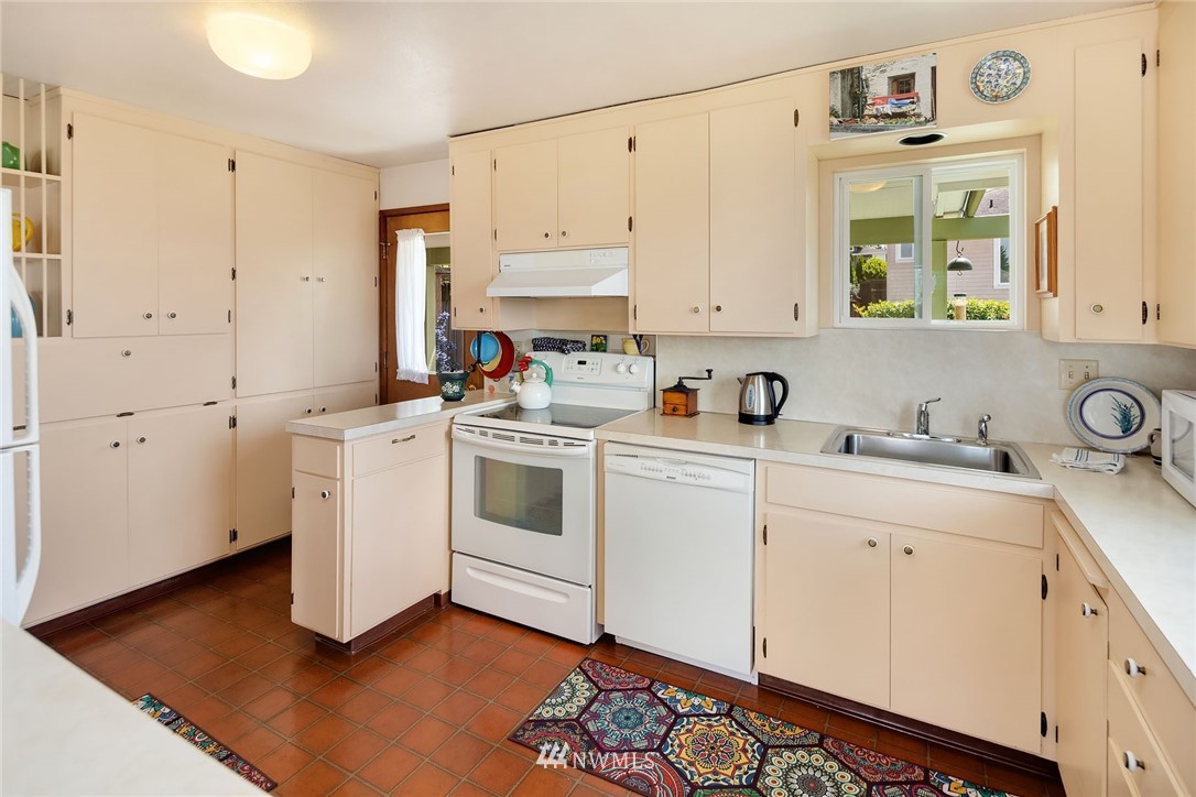 934 Maple Street Edmonds, WA 98020 - Photo 13 of 25