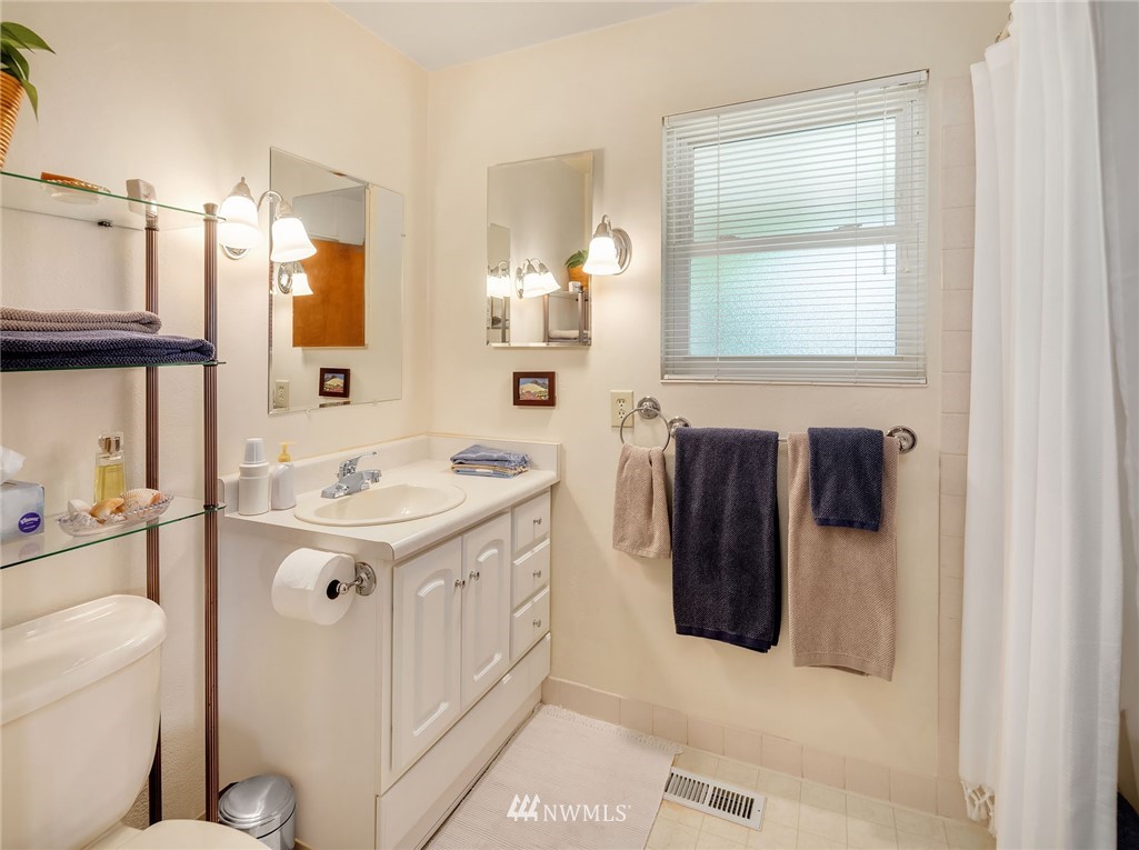 934 Maple Street Edmonds, WA 98020 - Photo 14 of 25