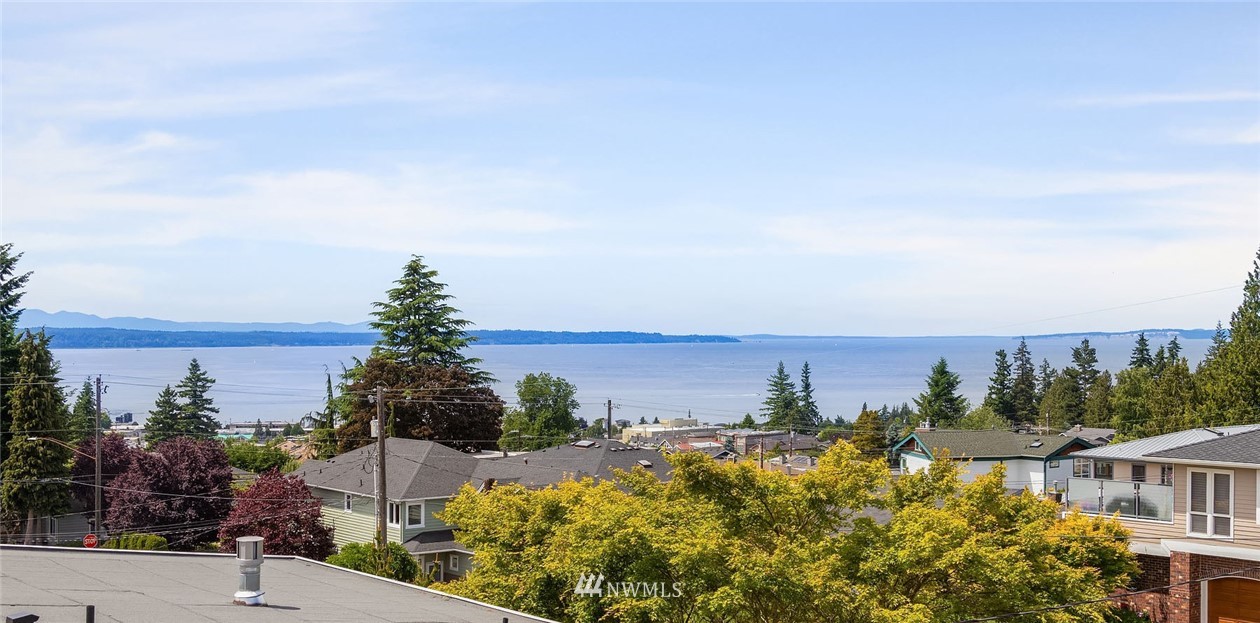934 Maple Street Edmonds, WA 98020 - Photo 3 of 25