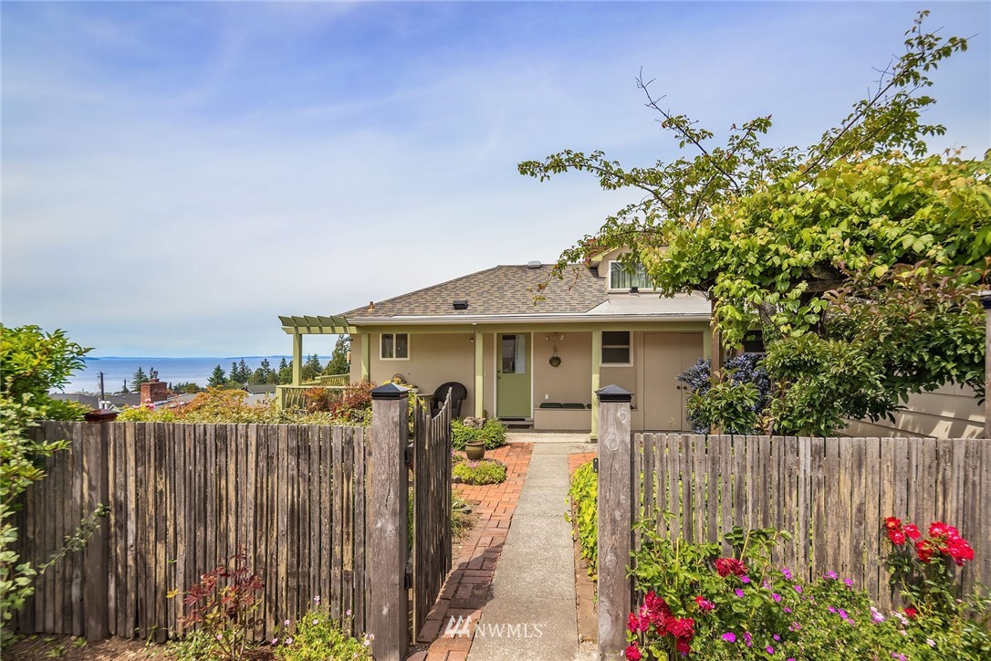 934 Maple Street Edmonds, WA 98020 - Photo 5 of 25