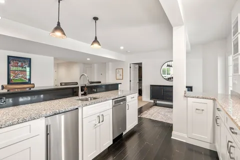 $2,595,000 | 17 Walnut Hill Lane, Cohasset, MA 02025