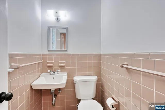 $699,000 | 314 Hirschfield Place, New Milford, NJ 07646