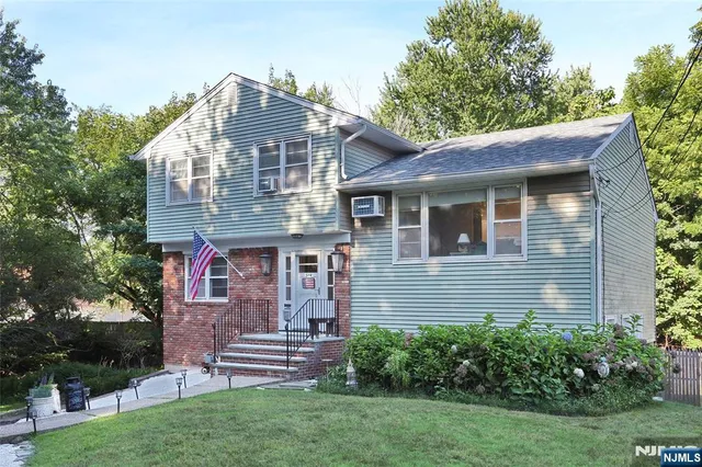 $699,000 | 314 Hirschfield Place, New Milford, NJ 07646