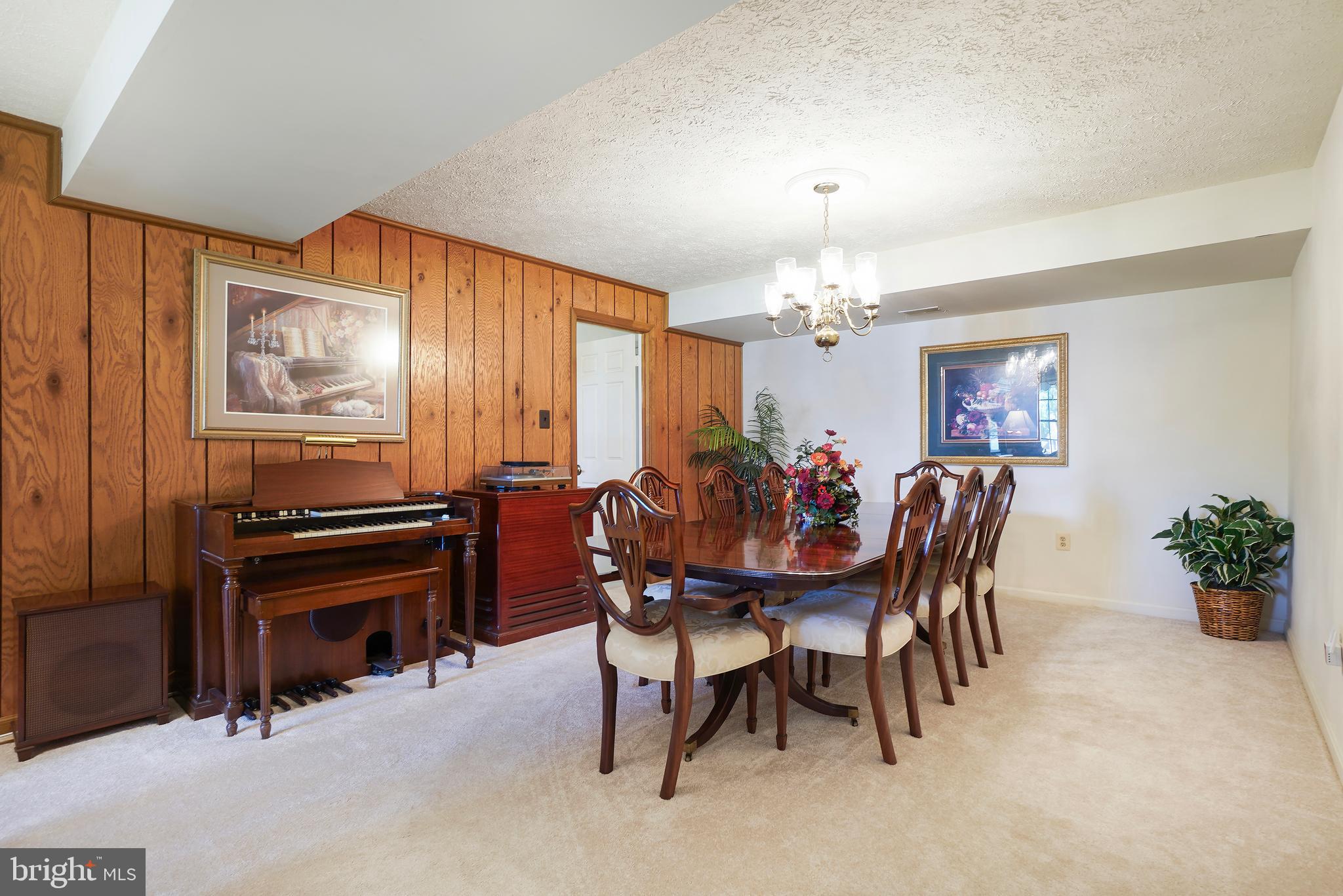 14716 Silverstone Drive Silver Spring, MD 20905 - Photo 39 of 48 Dining table II!