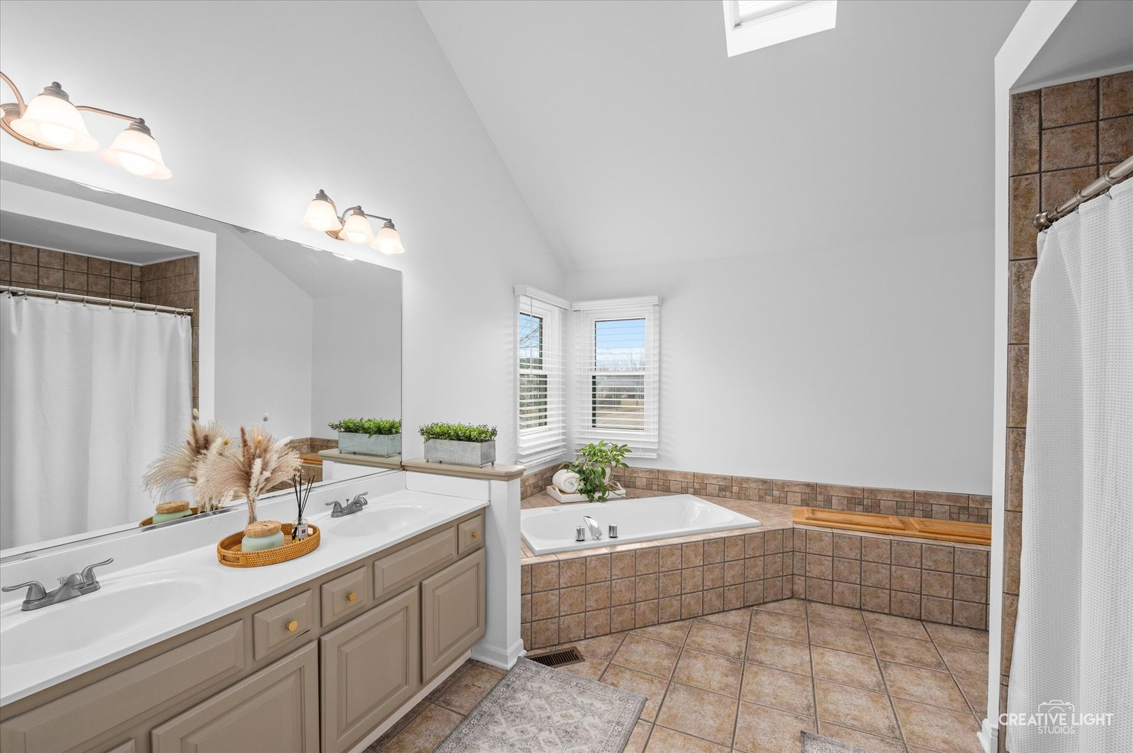 1813 Chestnut Hill Road Plainfield, IL 60586 - Photo 16 of 28 Gallery Image 16