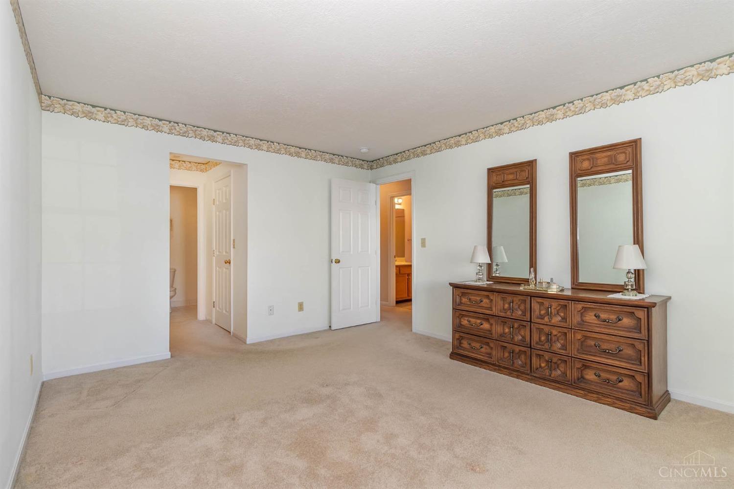 3687 Galbraith Road, Unit 37 Cincinnati, OH 45247 - Photo 16 of 27