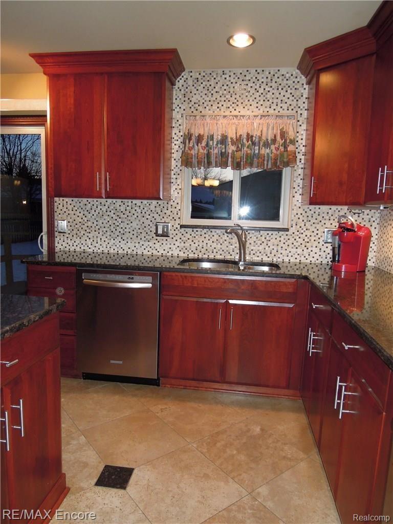 45411 Spagnuolo Road Macomb, MI 48044 - Photo 44 of 64 DSCN5290.jpg