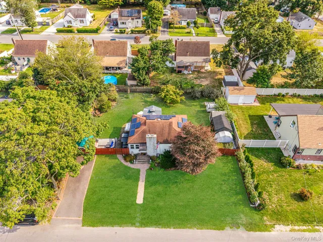 $474,999 | 30 Oakdale Avenue, Central Islip, NY 11722